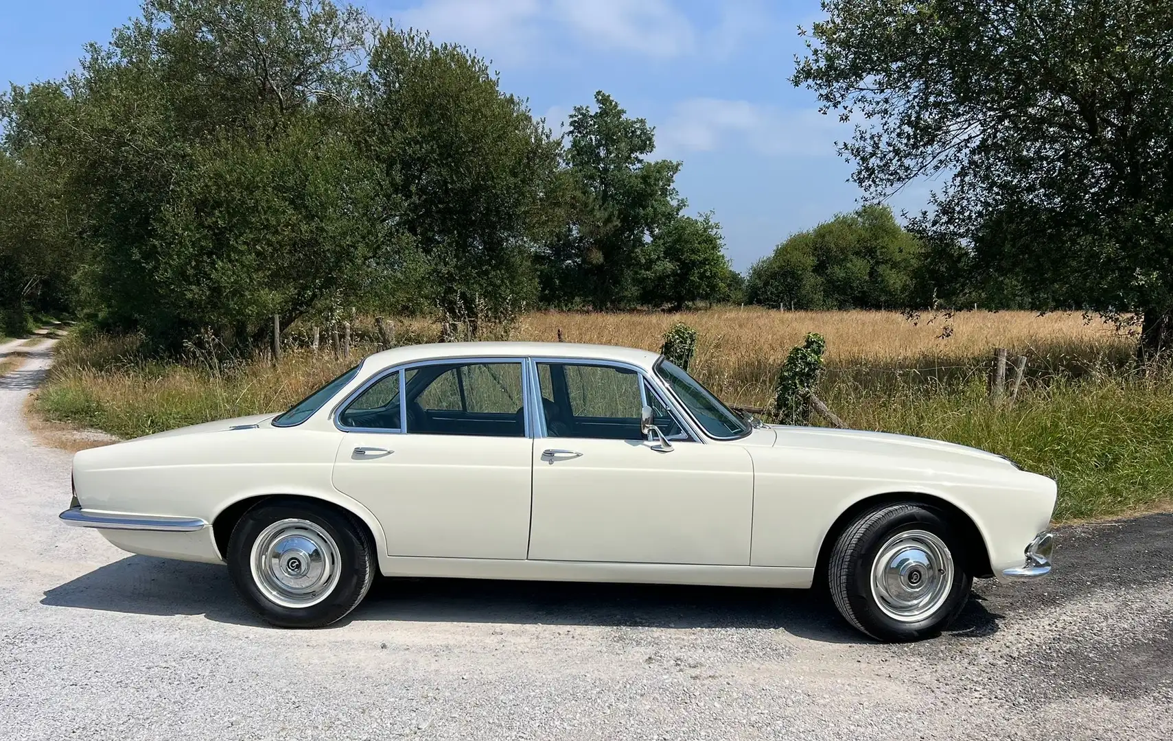 Jaguar XJ6 4.2 Daimler Sovereign Serie 1 Manual - 2