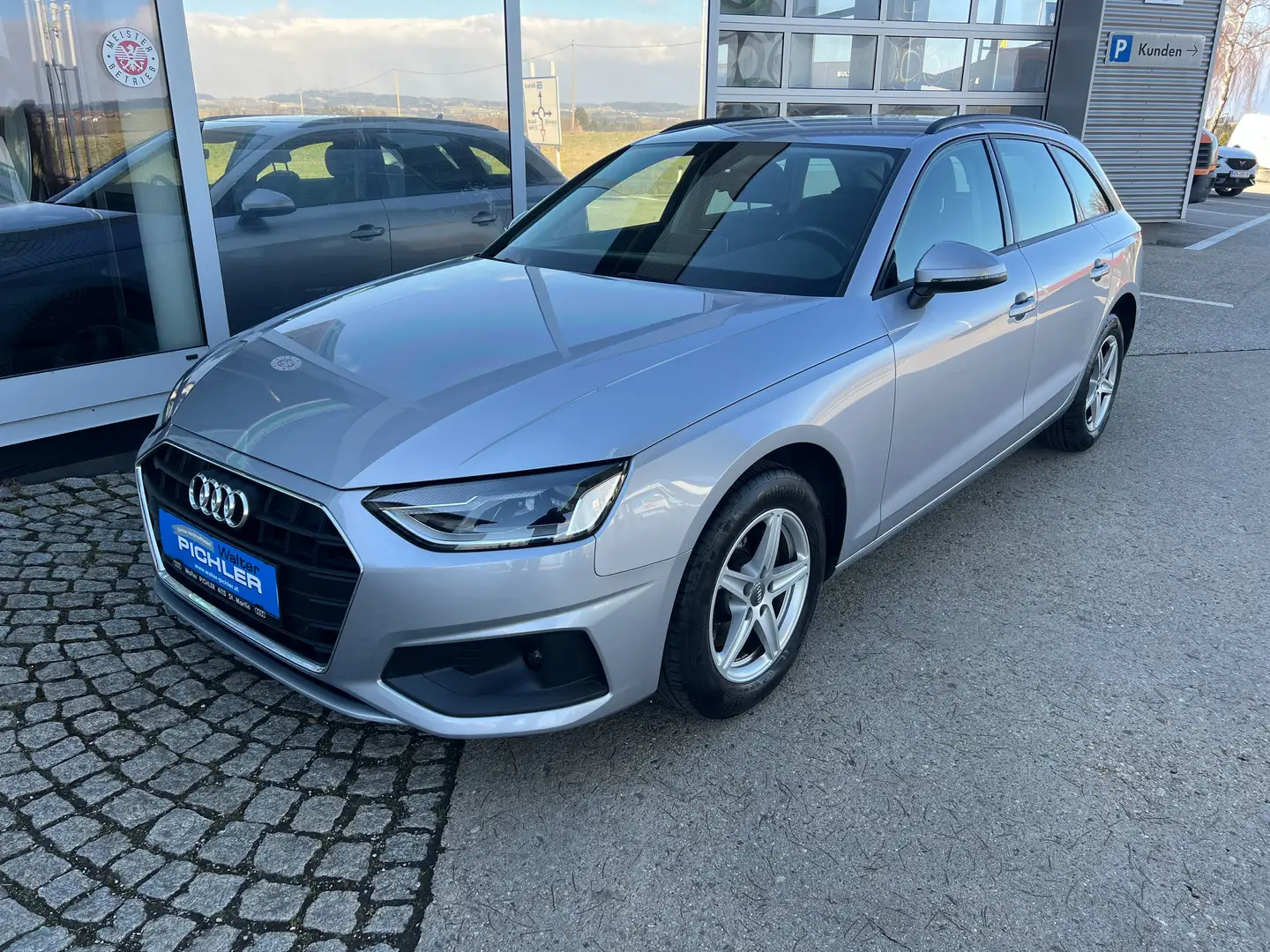 Audi A4 Avant 35 TDI Gris - 1