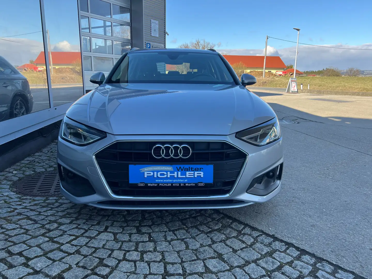 Audi A4 Avant 35 TDI Gris - 2