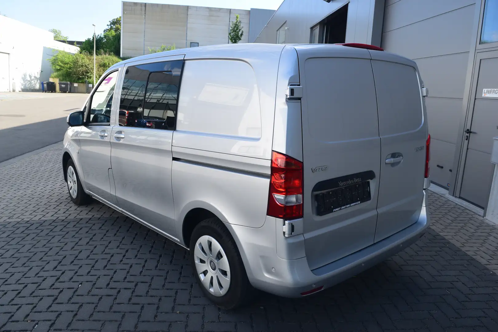 Mercedes-Benz Vito Argent - 2