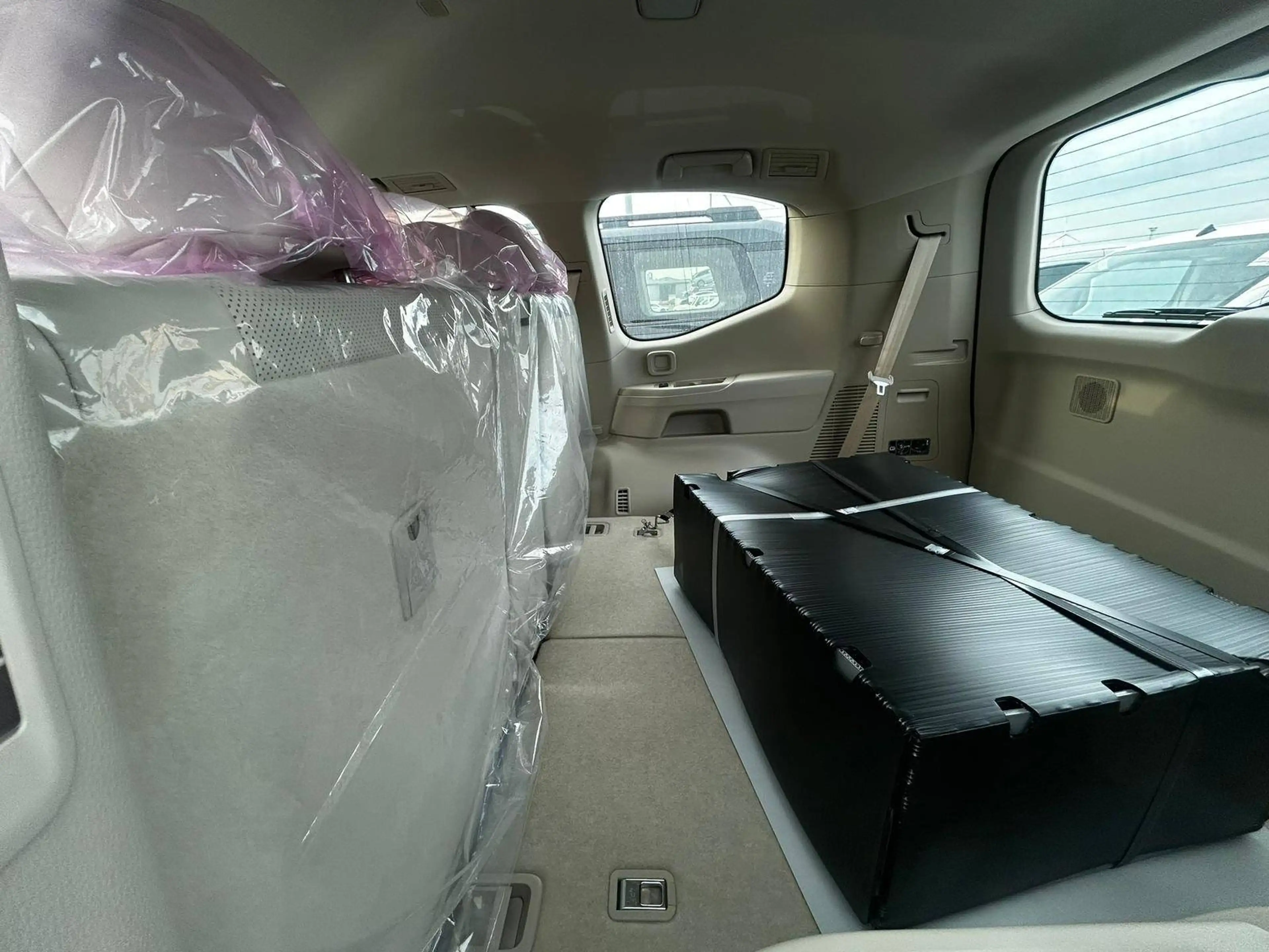 Toyota Land Cruiser [EXPORT] LC300 VX TWIN TURBO — photo 14