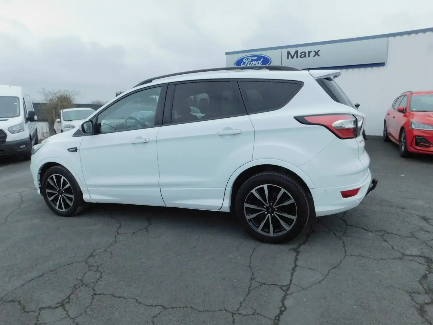Ford Kuga ST-Line Weiß - 2