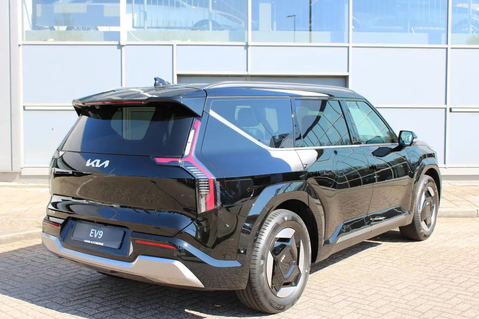 Kia EV9 99.8kWh Plus Elektromotor 150kW | Meridian® Premiu Siyah - 2
