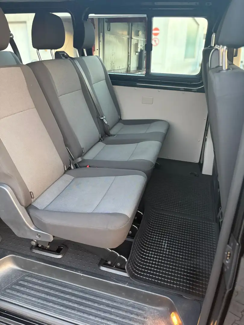 Volkswagen T6 Kombi Kombi lang Schwarz - 1