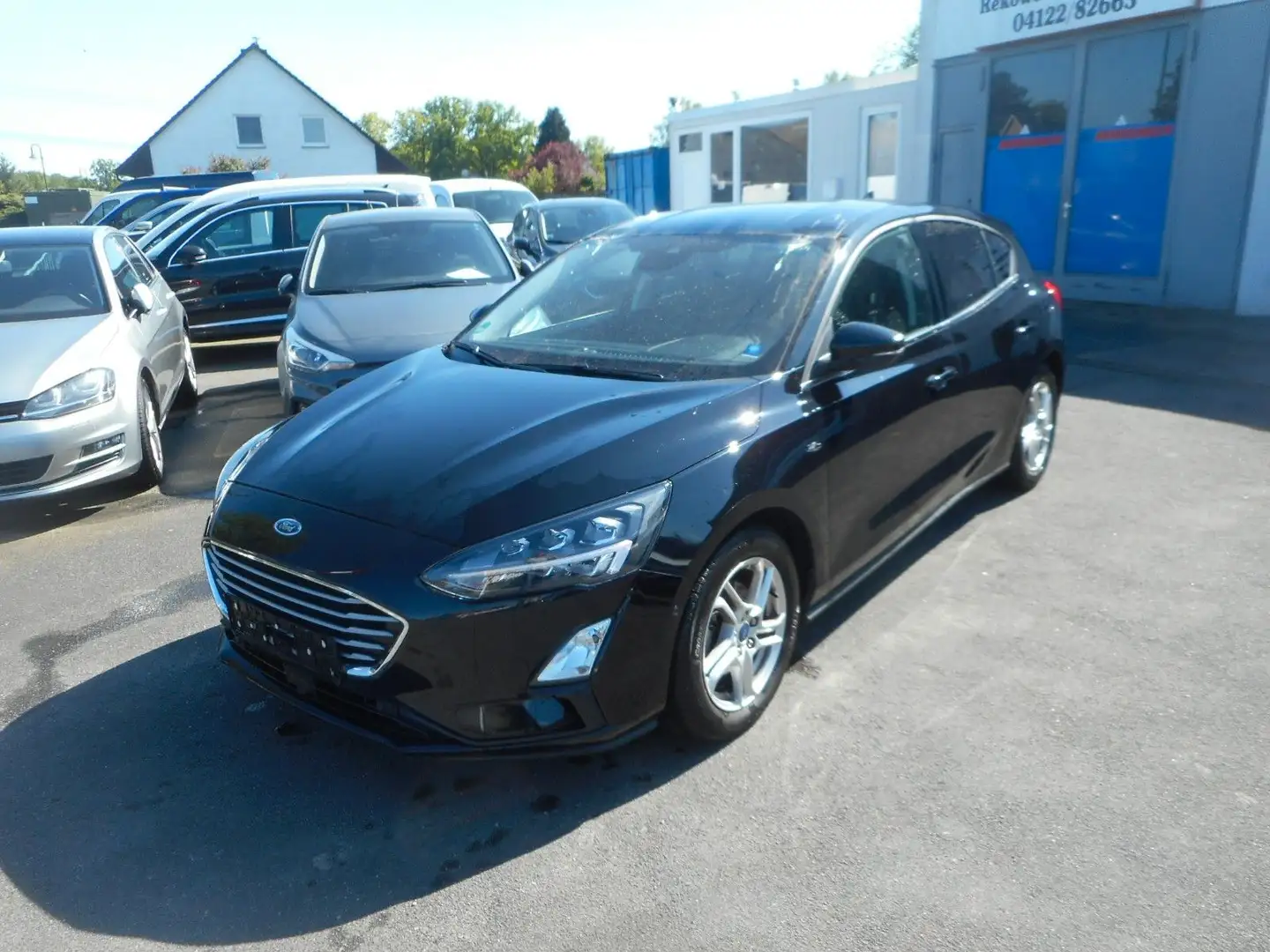 Ford Focus Lim. Cool & Connect Mild Hybrid LED Navi Schwarz - 1