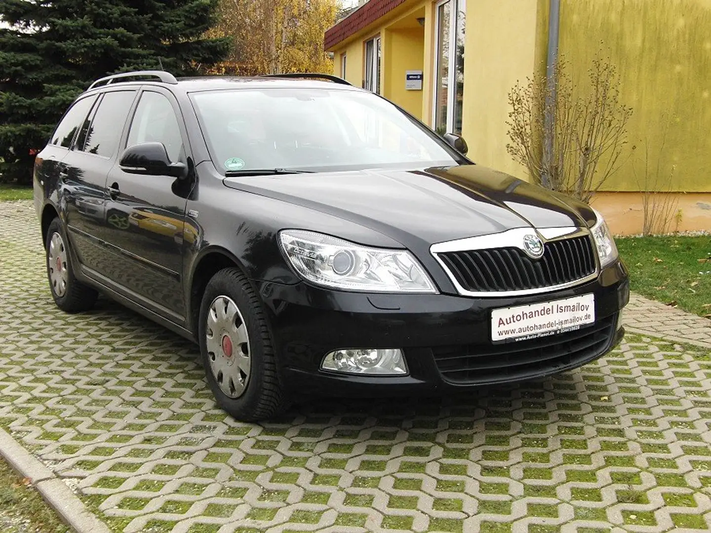 Skoda Octavia Octavia II Combi 1.2 TSI FAMILY 1.Hand Schwarz - 1
