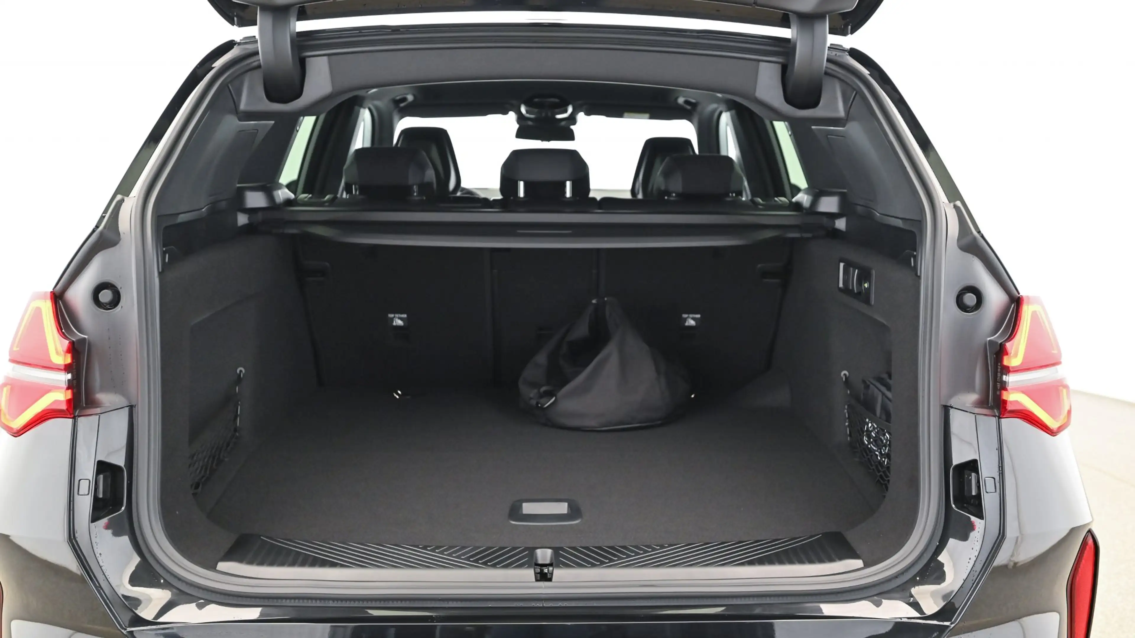 BMW X3 30e xDrive — photo 4