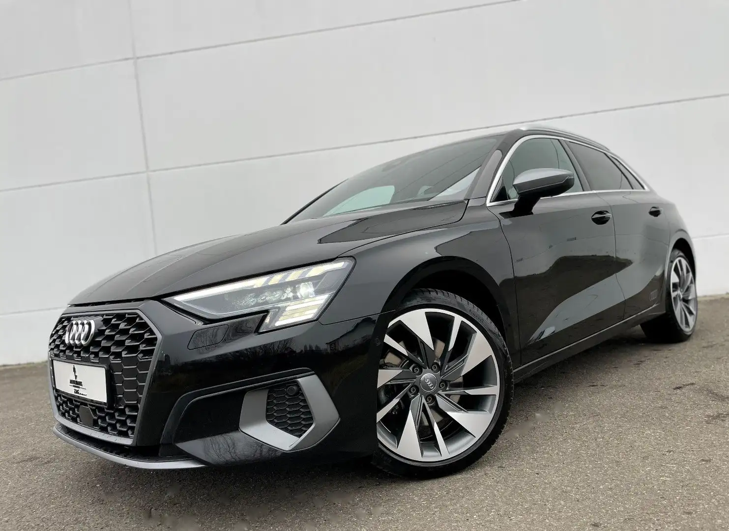 Audi A3 Sportback 35 TFSI*S LINE*MATRIX LED*VIRTUAL* Schwarz - 1