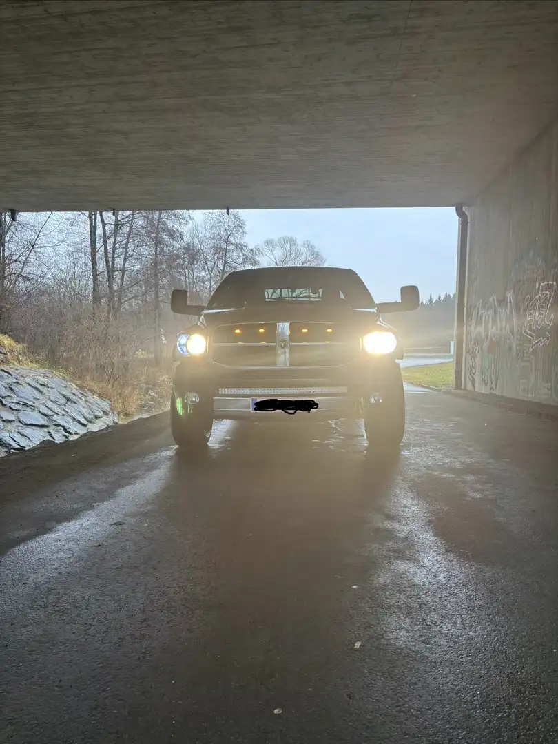 Dodge RAM Laramie - 2