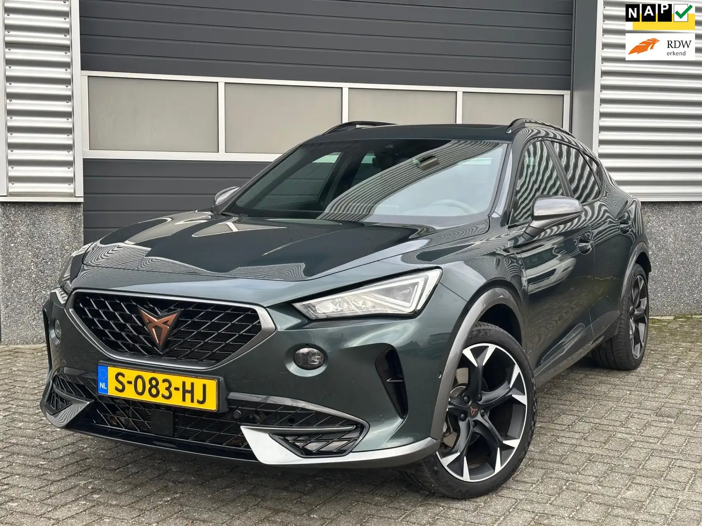 CUPRA Formentor 1.4 e-Hybrid Pano Camera Trekhaak Gris - 1