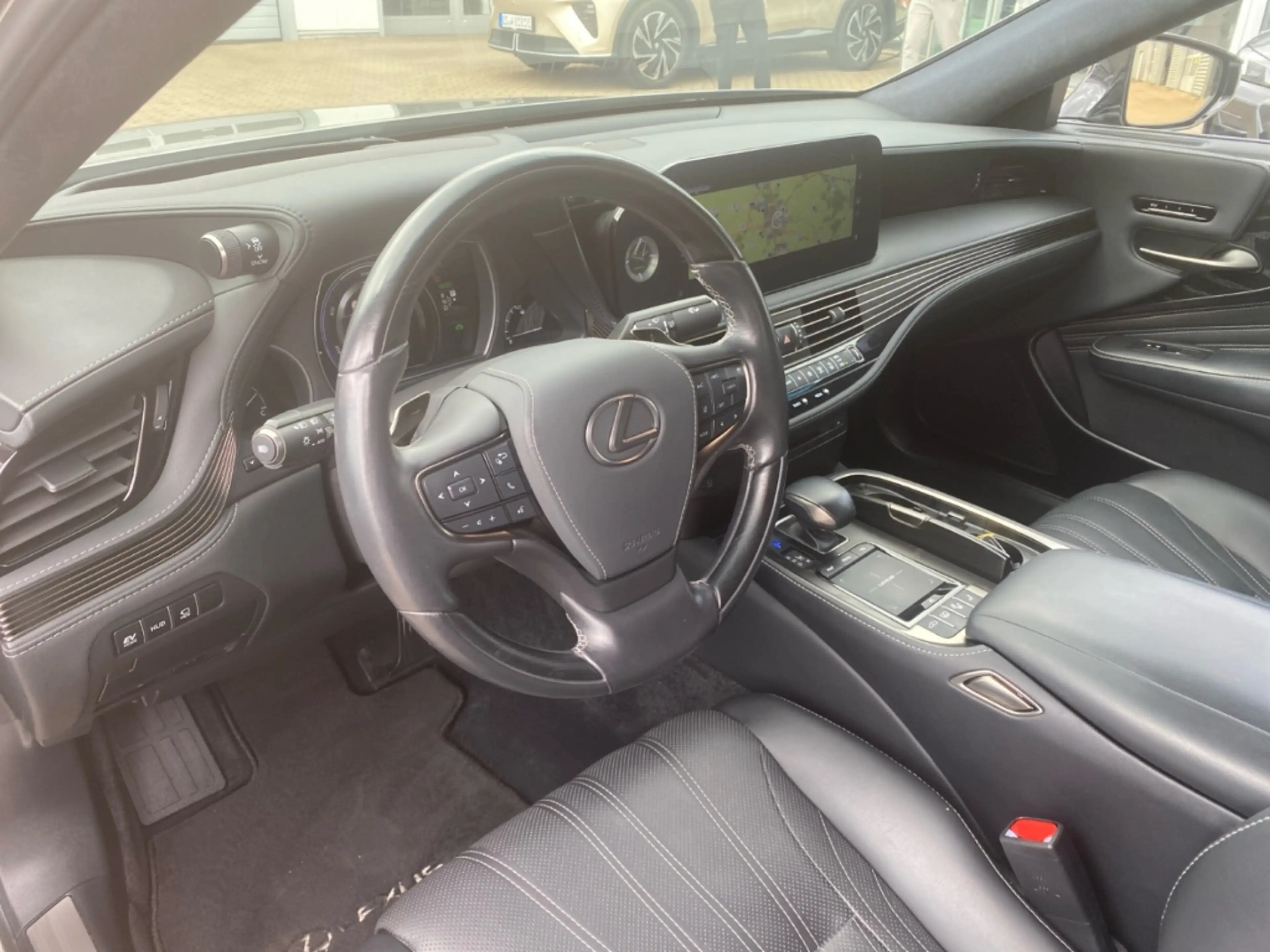 Lexus LS 500 h Executive Line *Matrix*Luftfeder*360*HUD* — photo 13