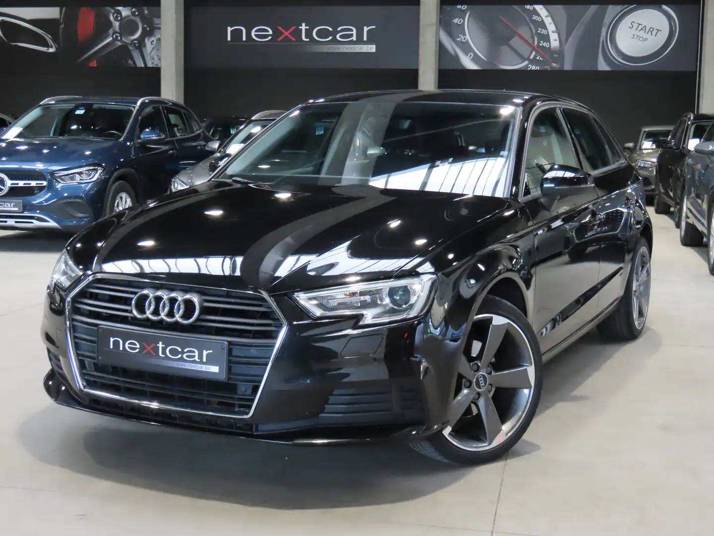 Audi A3 30TFSi Sportback Design *XENON-NAVI-PARKING AV&AR* Schwarz - 1