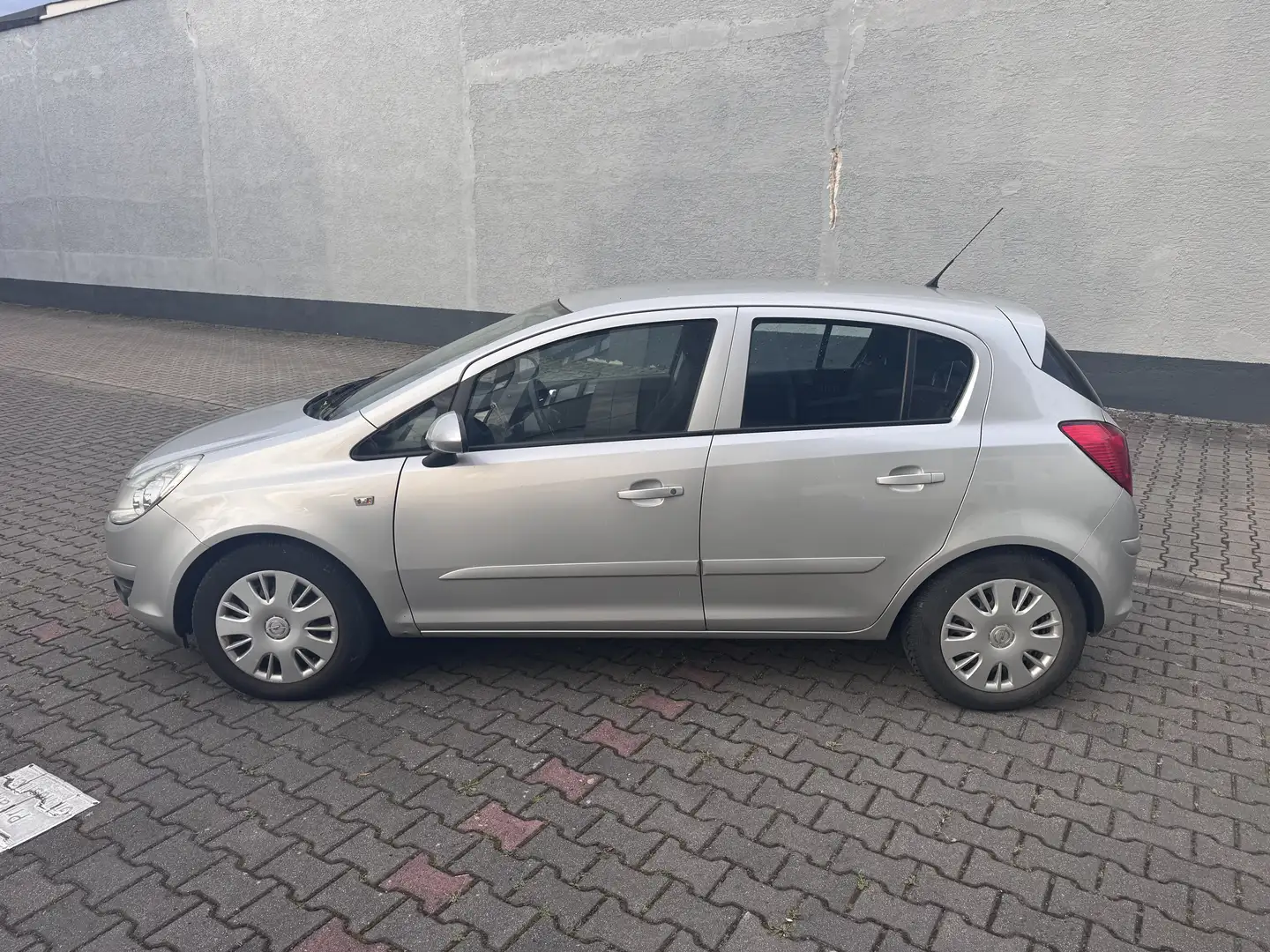 Opel Corsa 1.4 16V Cosmo - 2