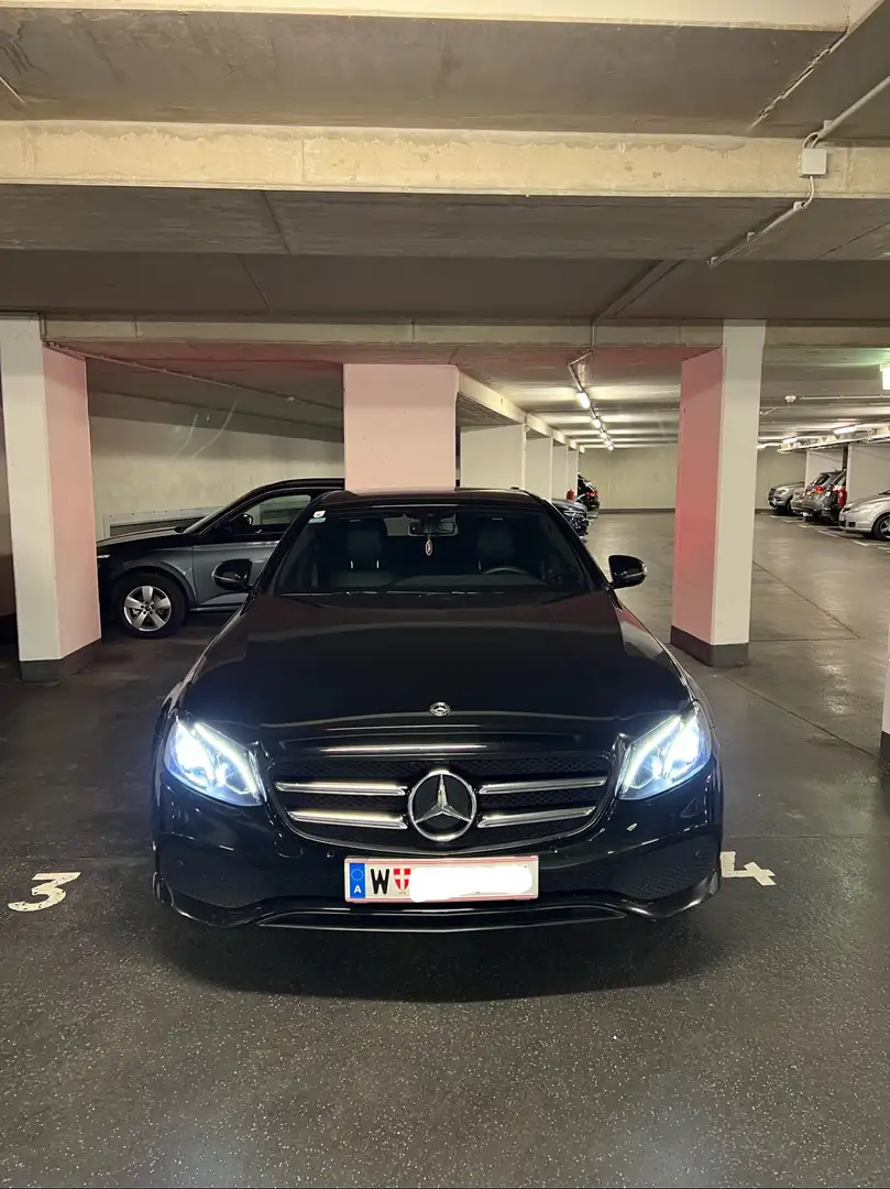 Mercedes-Benz E 220 NIGHT PAKET - VIP - E KLASSE Schwarz - 1