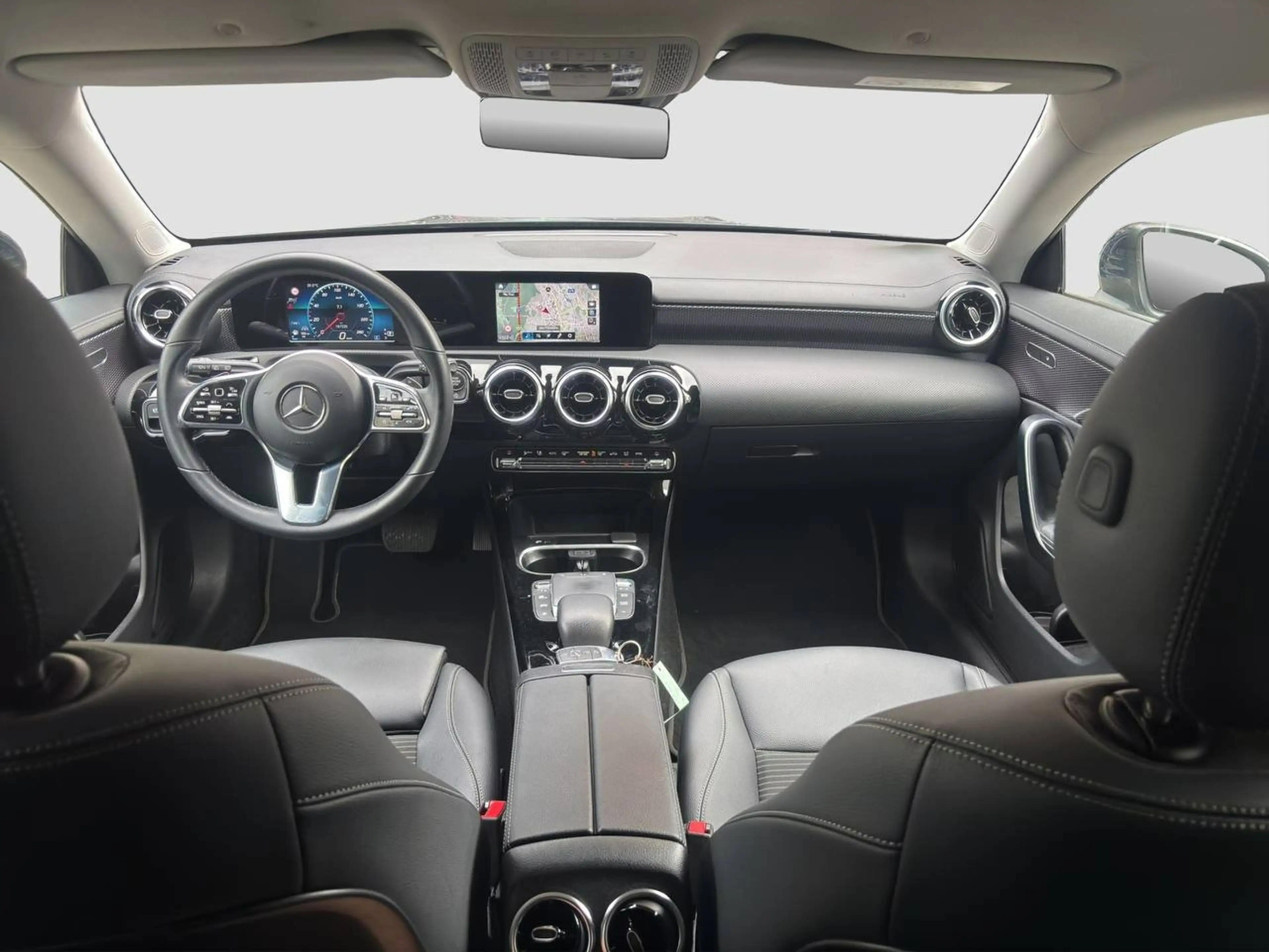 Mercedes-Benz CLA 200 CLA 200 d SB | MULTIBEAM | MBUX | 18" | DAB | LED — photo 14
