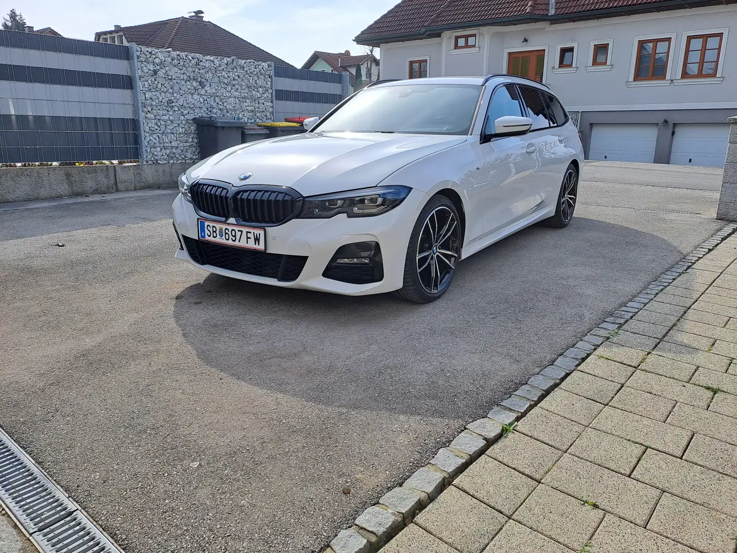BMW 318 318d Touring M Sport Aut. M Sport Weiß - 1