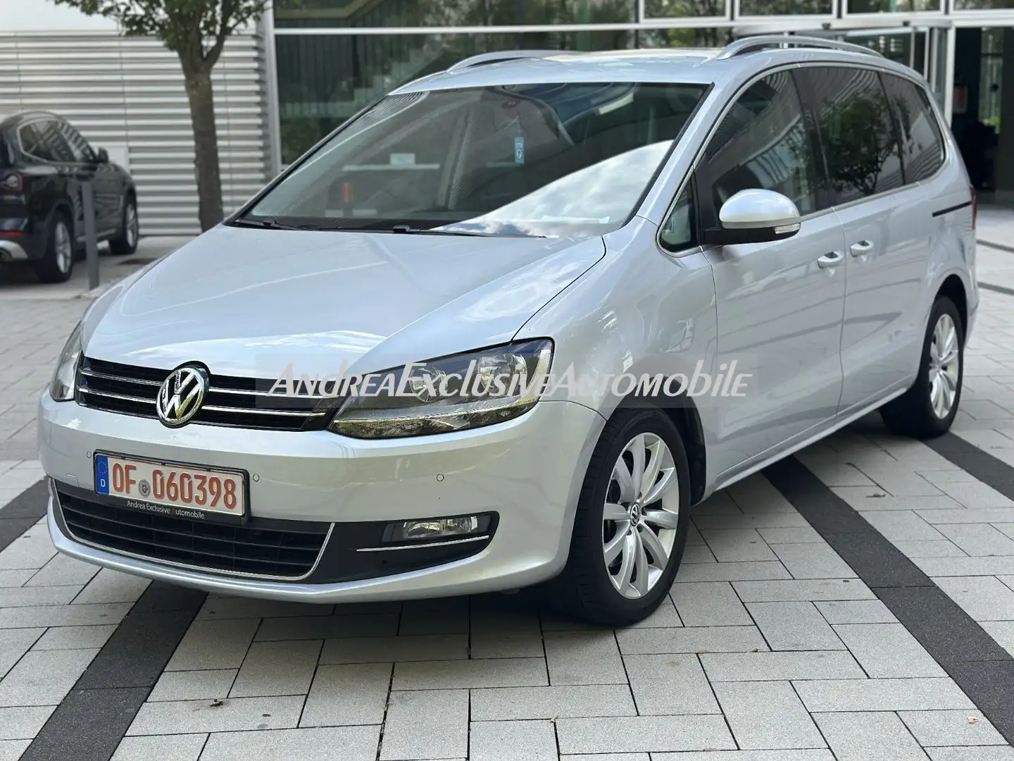 Volkswagen Sharan Highline BMT 4Motion 7 SITZER/AHK/NAVI Silber - 1