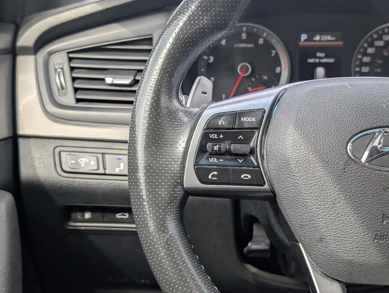 Hyundai SONATA снимка Hyundai SONATA