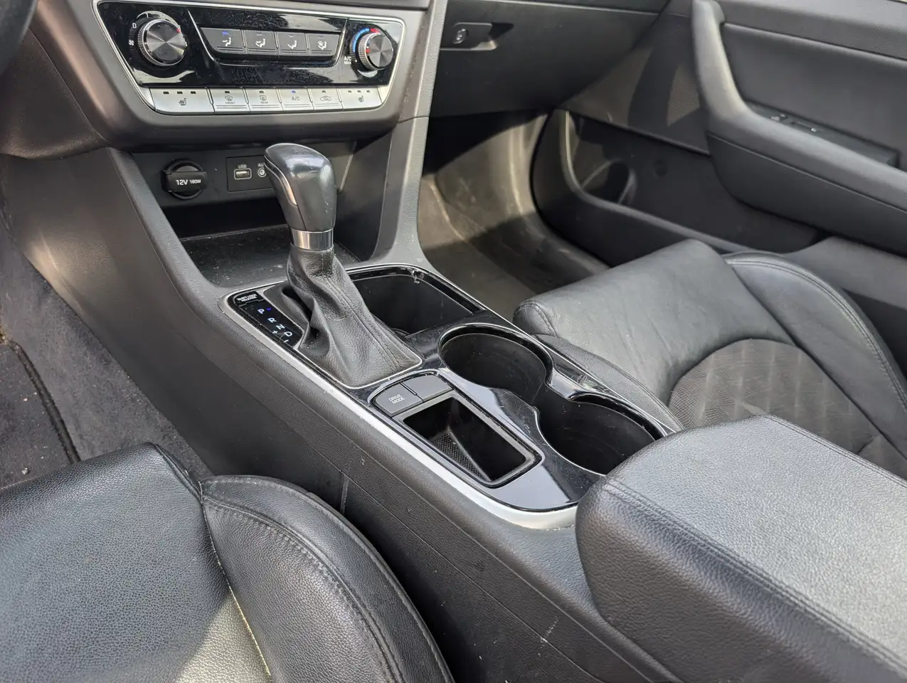 Hyundai SONATA снимка Hyundai SONATA