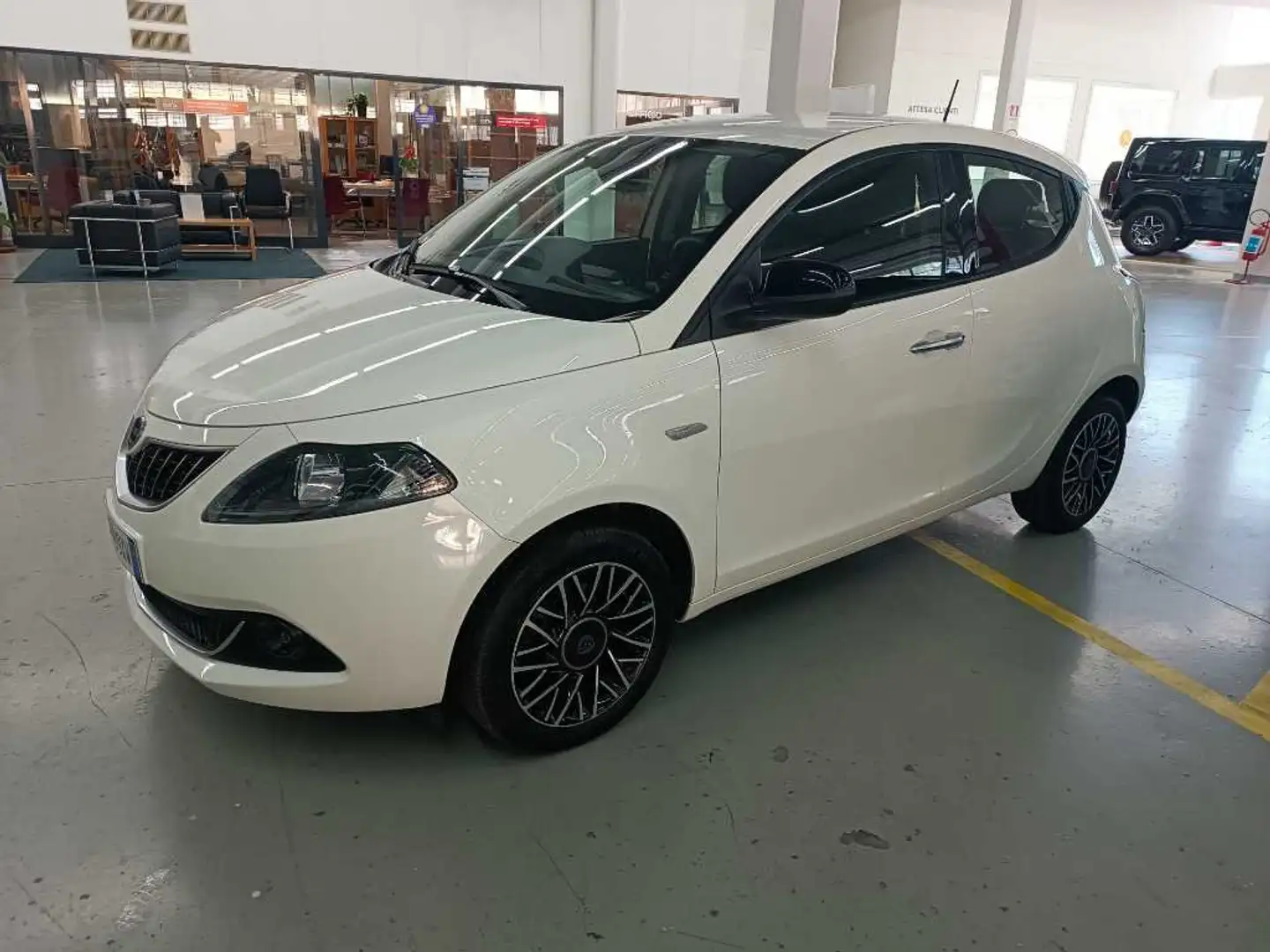 Lancia Ypsilon New 5 porte My24 1.0 Firefly 70 CvStart&Stop Hybr - 1