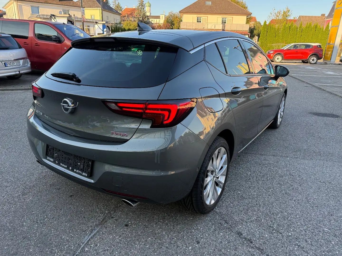Opel Astra K 5-türig 1.6 Turbo Innovation Automatik Grau - 2