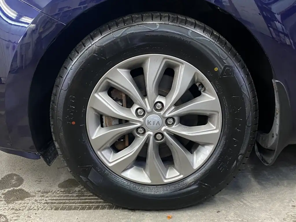 2020 Kia Sedona LX+, photo 8