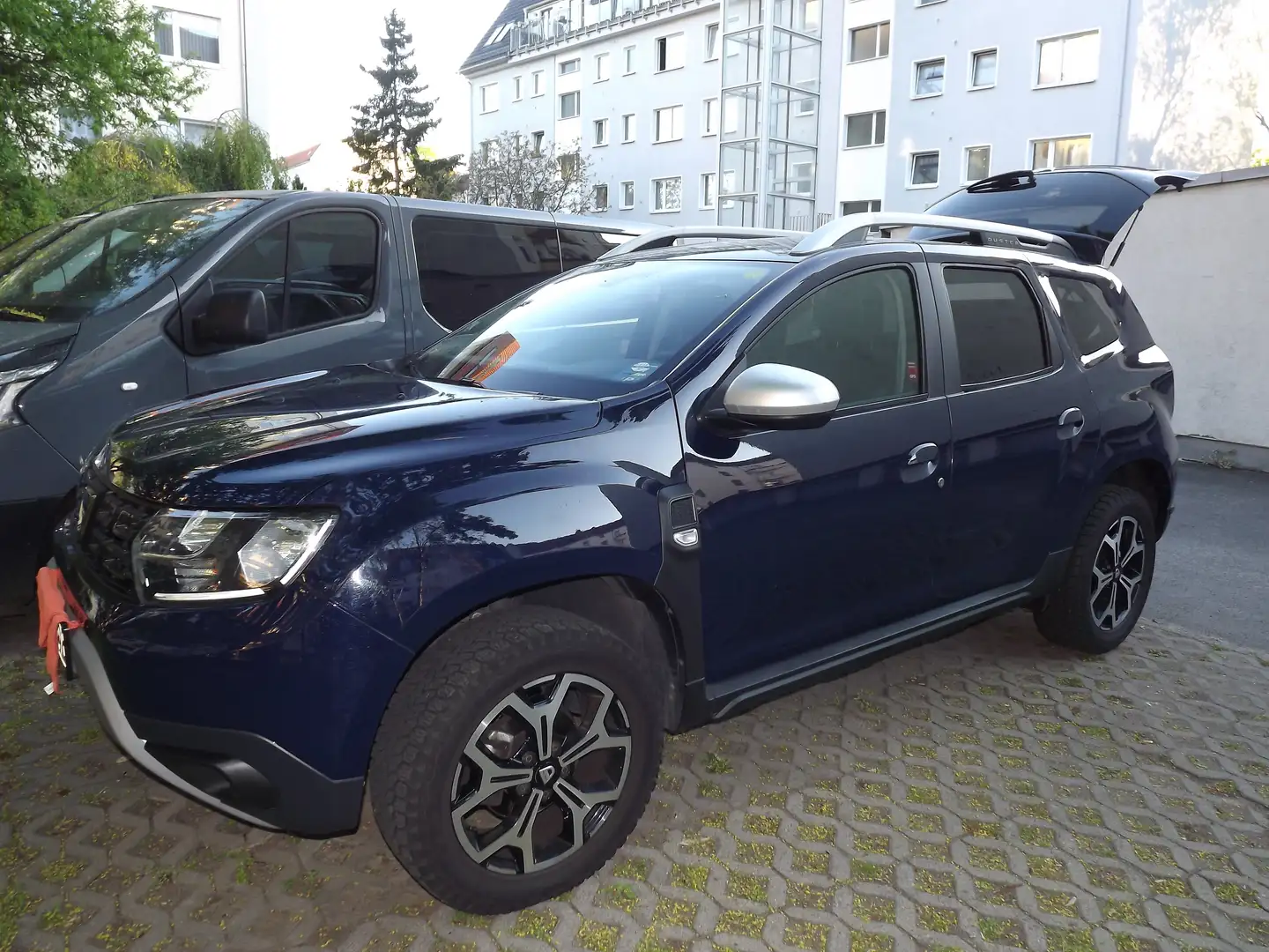 Dacia Duster SCe 115 2WD LPG Prestige Blau - 2