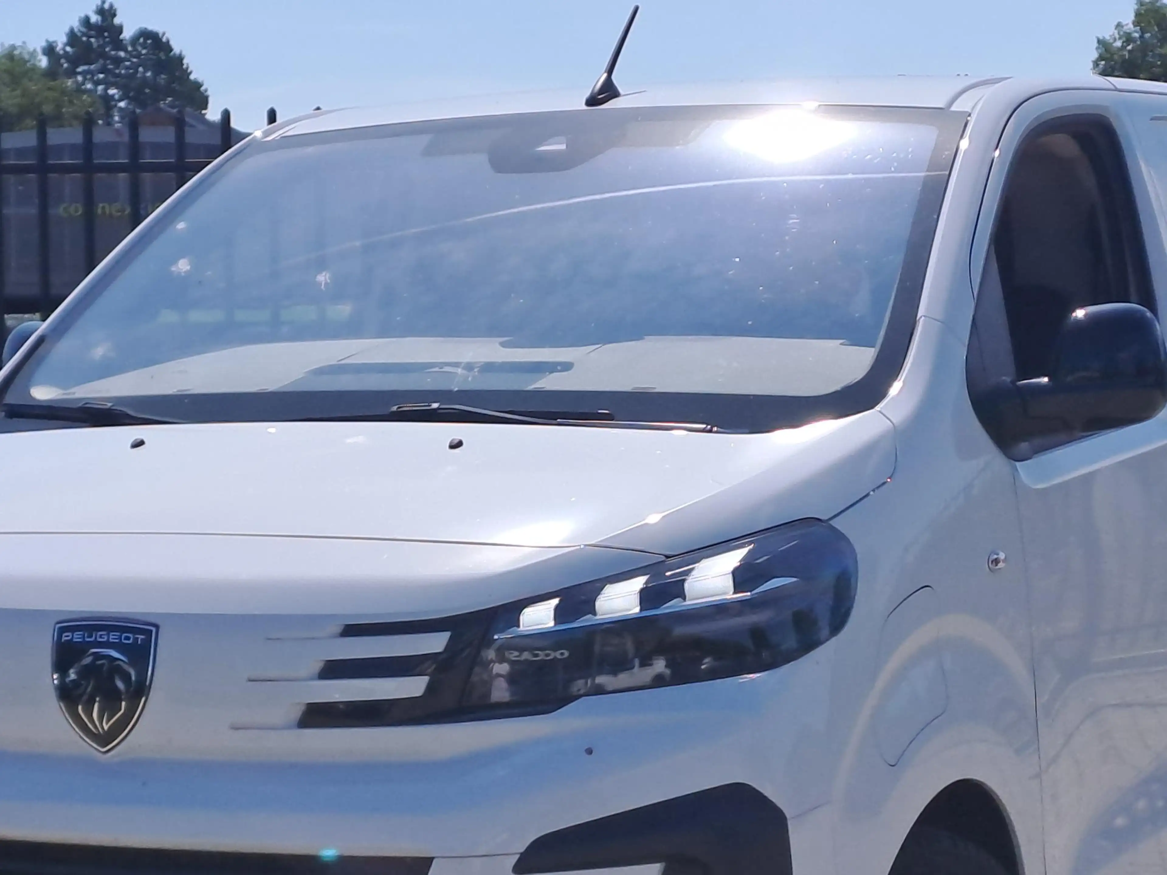 Peugeot e-Expert EV L2 75 kWh | Camera | Climate control | Apple Ca — photo 2