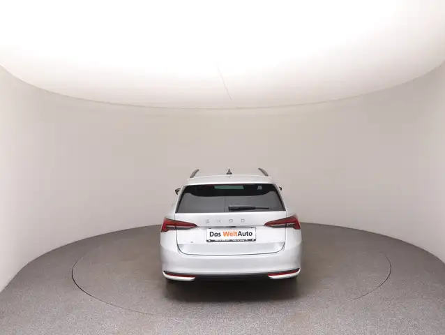 Skoda Octavia view 6