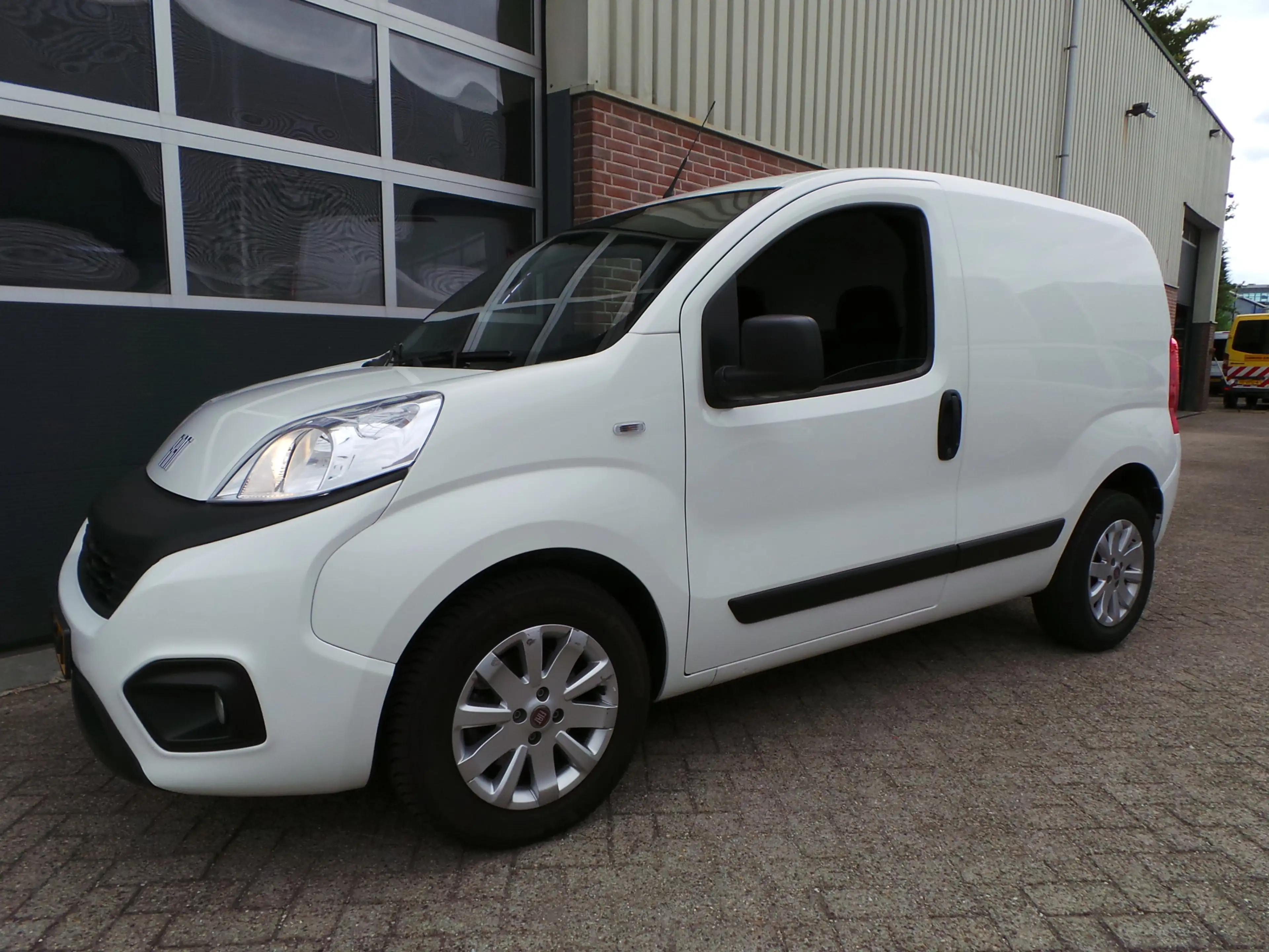 Fiat Fiorino 1.3 MJ 96pk Airco,Navi,Pdc,Lmv,enz Ayrton Senna