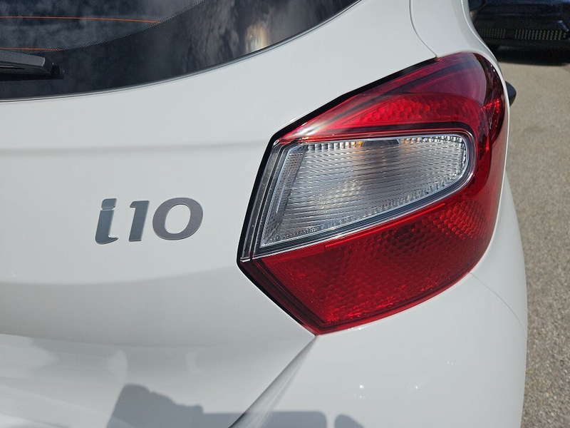 Hyundai i10 Comfort 1,0i Automatik — photo 11