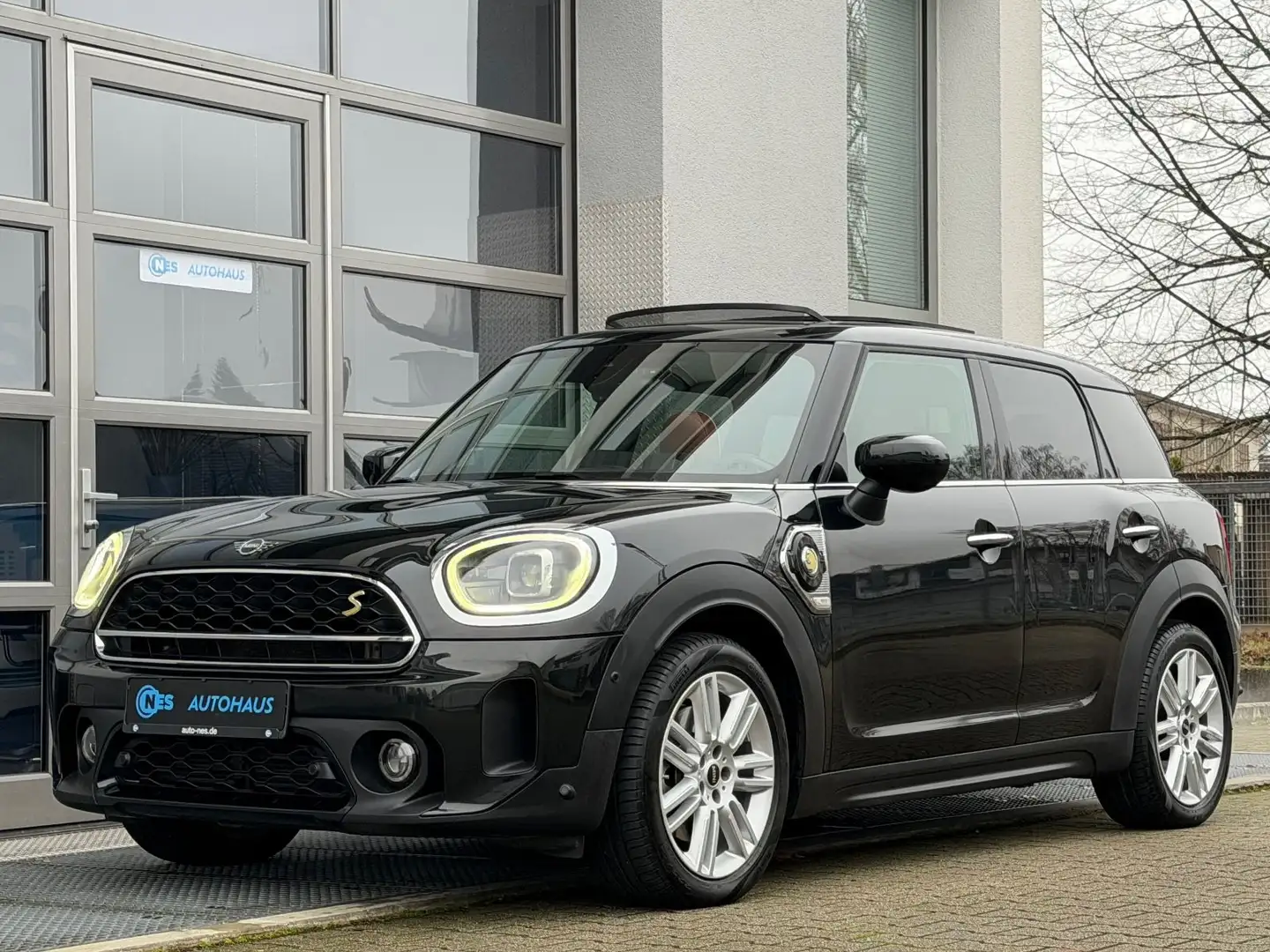 MINI Cooper SE Countryman COUNTRYMAN SE*ALL4*PANO*KAM*HUD*KEY*H/K*18' Schwarz - 1