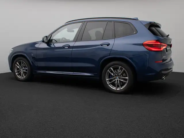BMW X3 view 10
