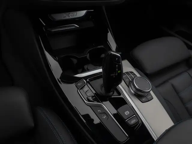 BMW X3 view 22