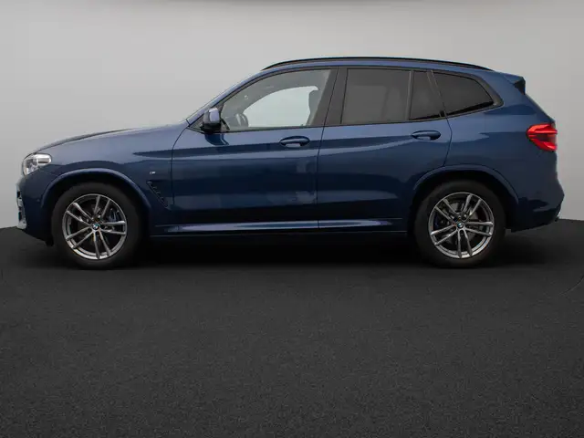 BMW X3 view 11