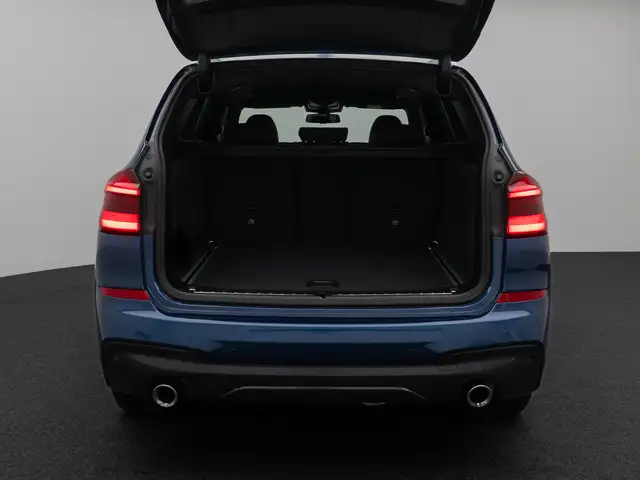 BMW X3 view 13