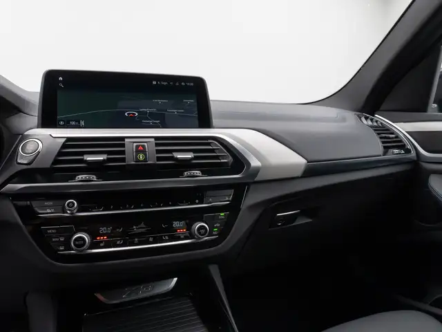 BMW X3 view 21