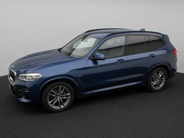 BMW X3 view 12