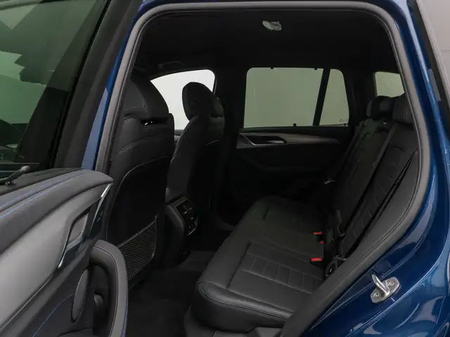 BMW X3 view 25