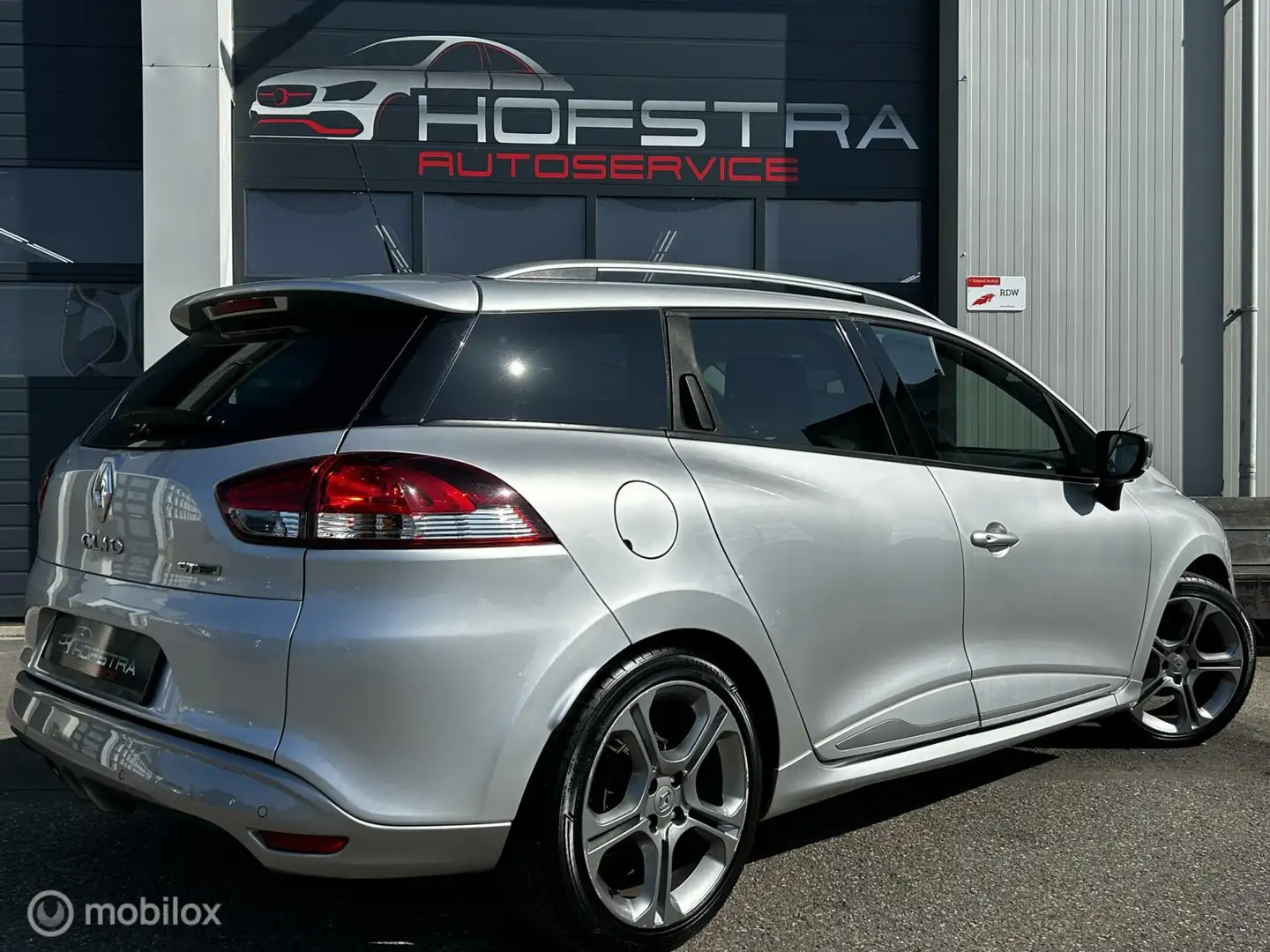Renault Clio Estate 1.2 GT Sport Aut. 120pk Navi PDC uniek! Grijs - 2