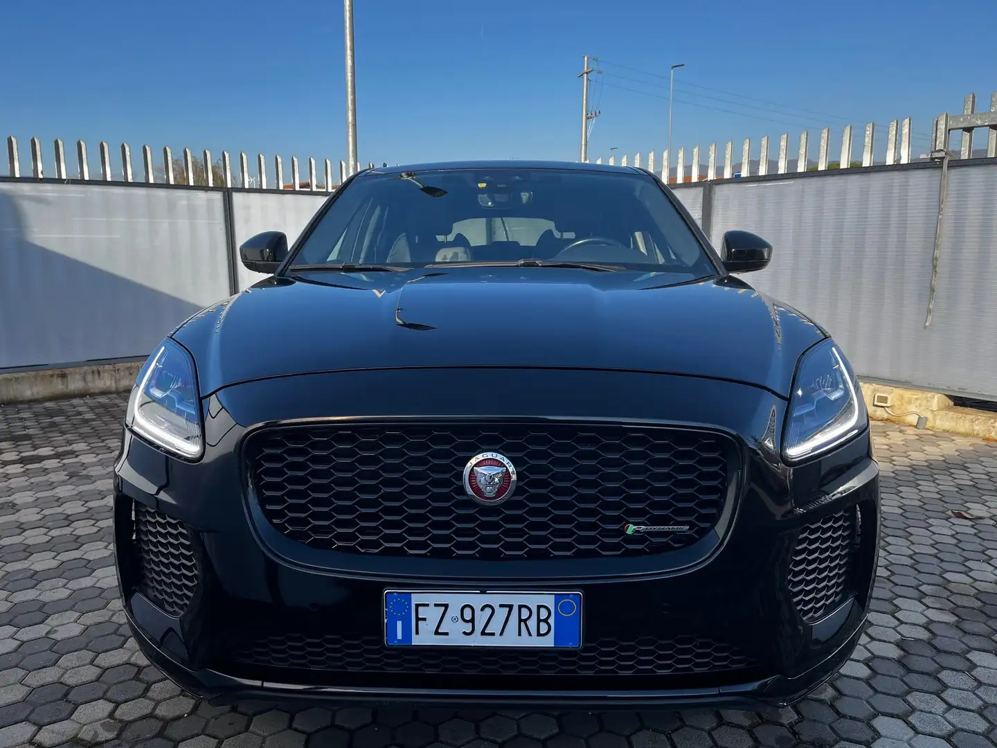 Jaguar E-Pace 2.0d i4 R-Dynamic SE fwd 150cv Noir - 2