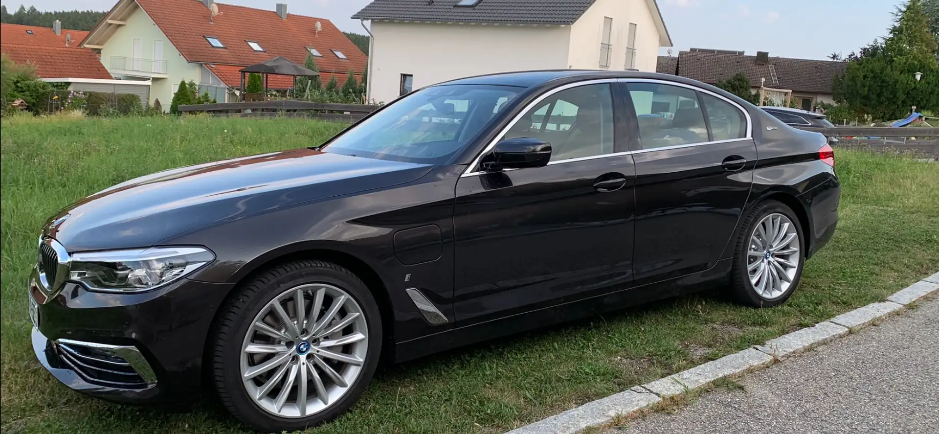 BMW 530 Selten schöner 530e Aut. Luxury Line Hnědá - 1