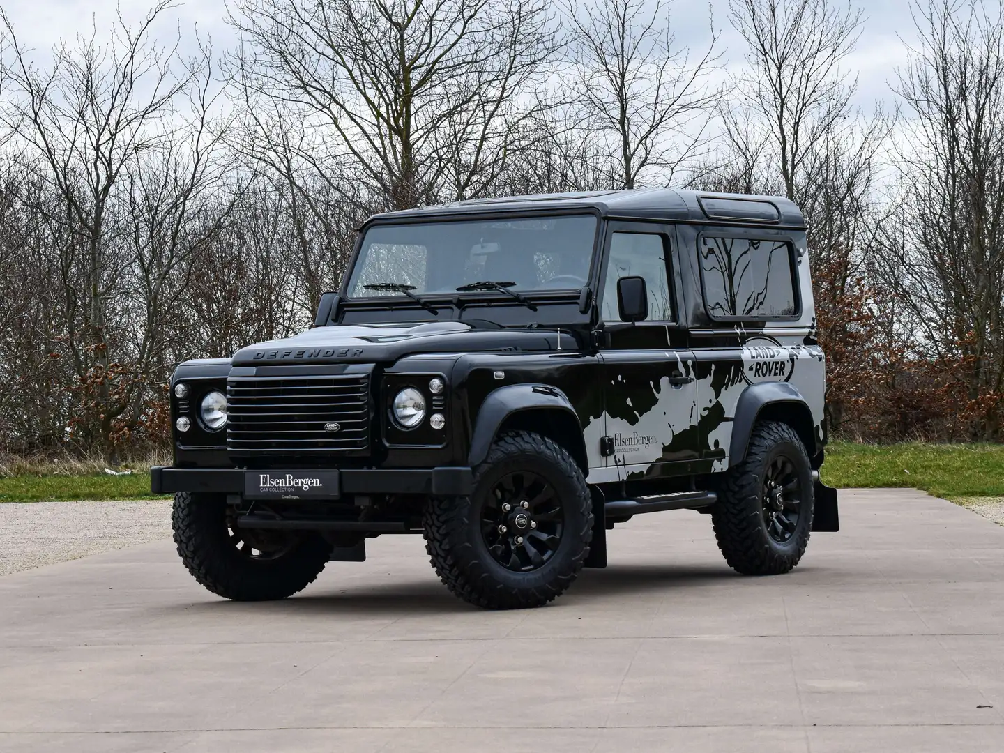 Land Rover Defender 2.2 Turbo / Eastnor Edition / 1st Owner Noir - 1
