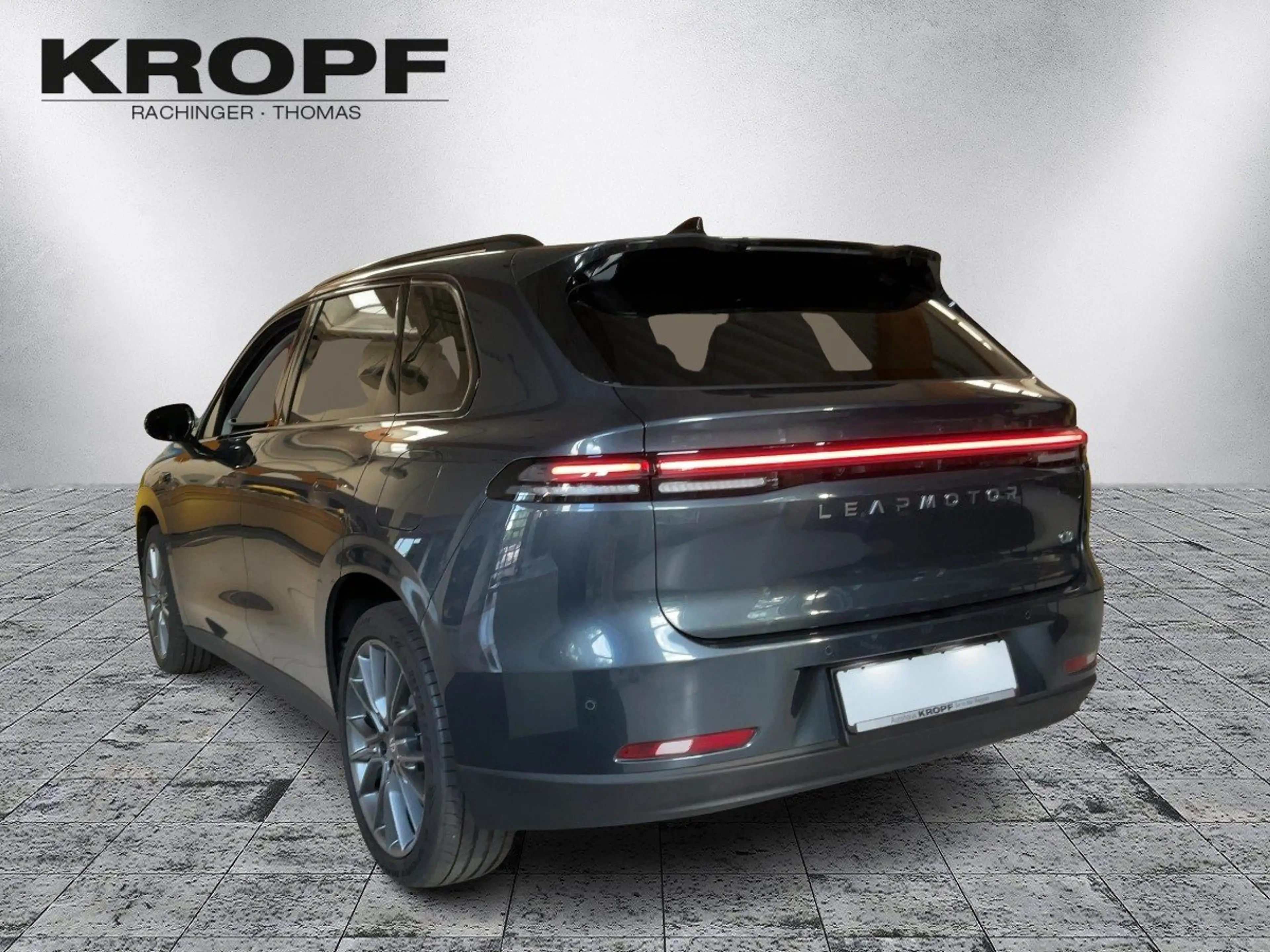 Leapmotor C10 REEV sofort verfügbar ACC+LED+Navi+Pano+ — photo 4