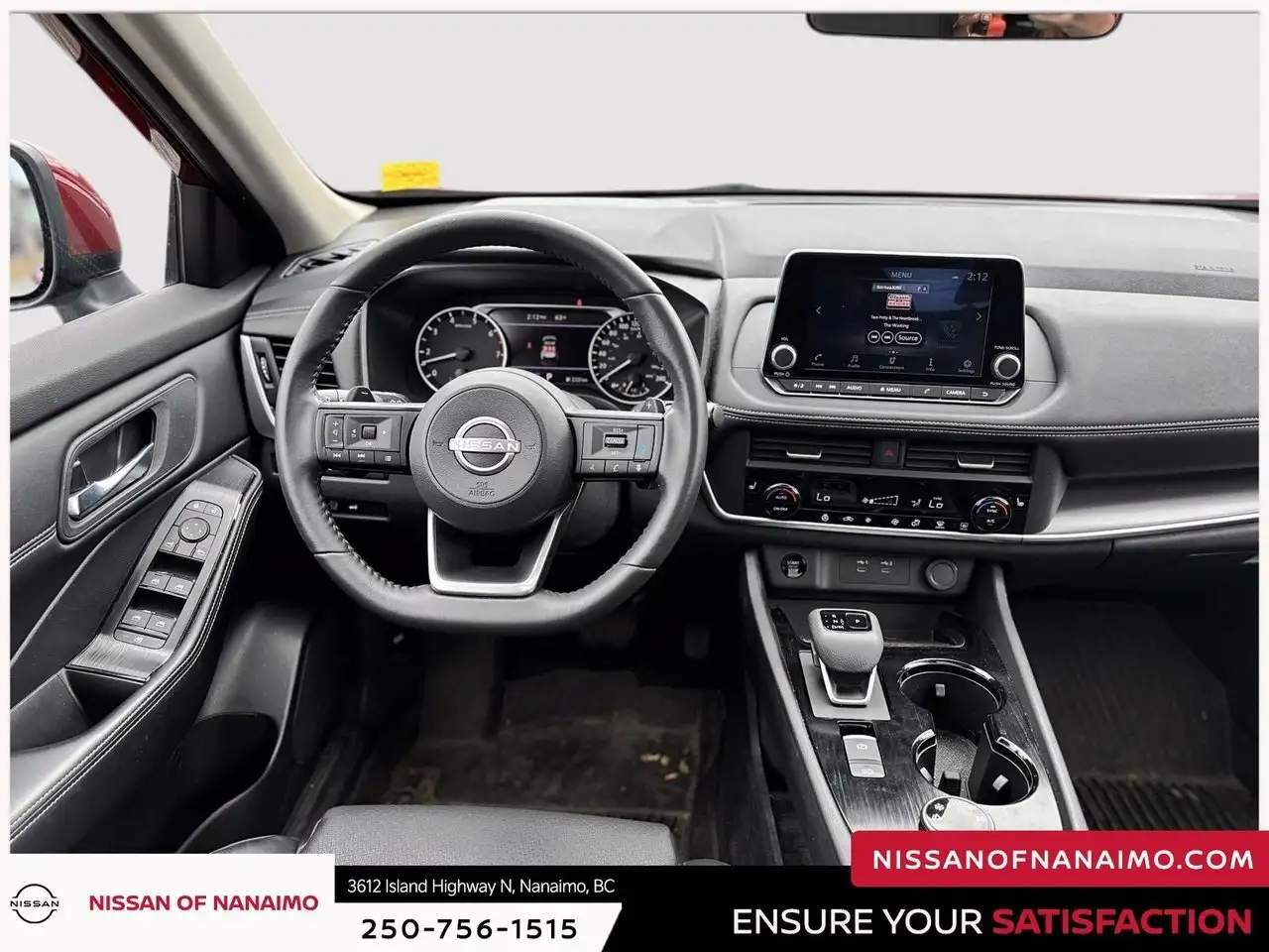 Nissan Rogue снимка Nissan Rogue