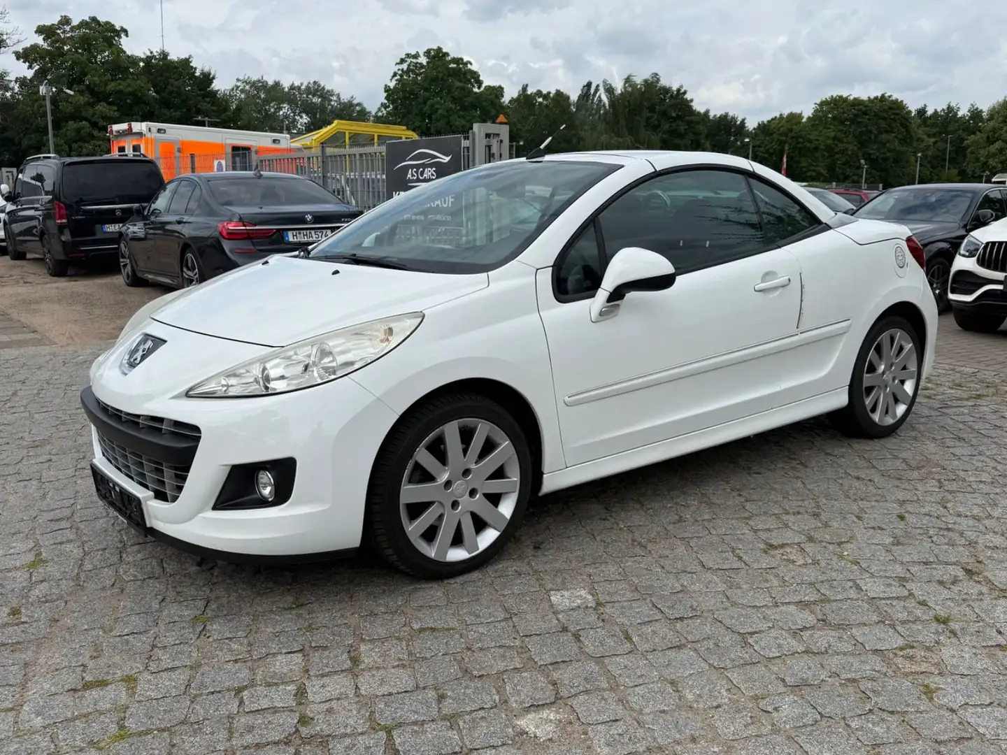 Peugeot 207 CC 1.6 HDI Cabrio Allure*Leder*Klima*PDC* - 2
