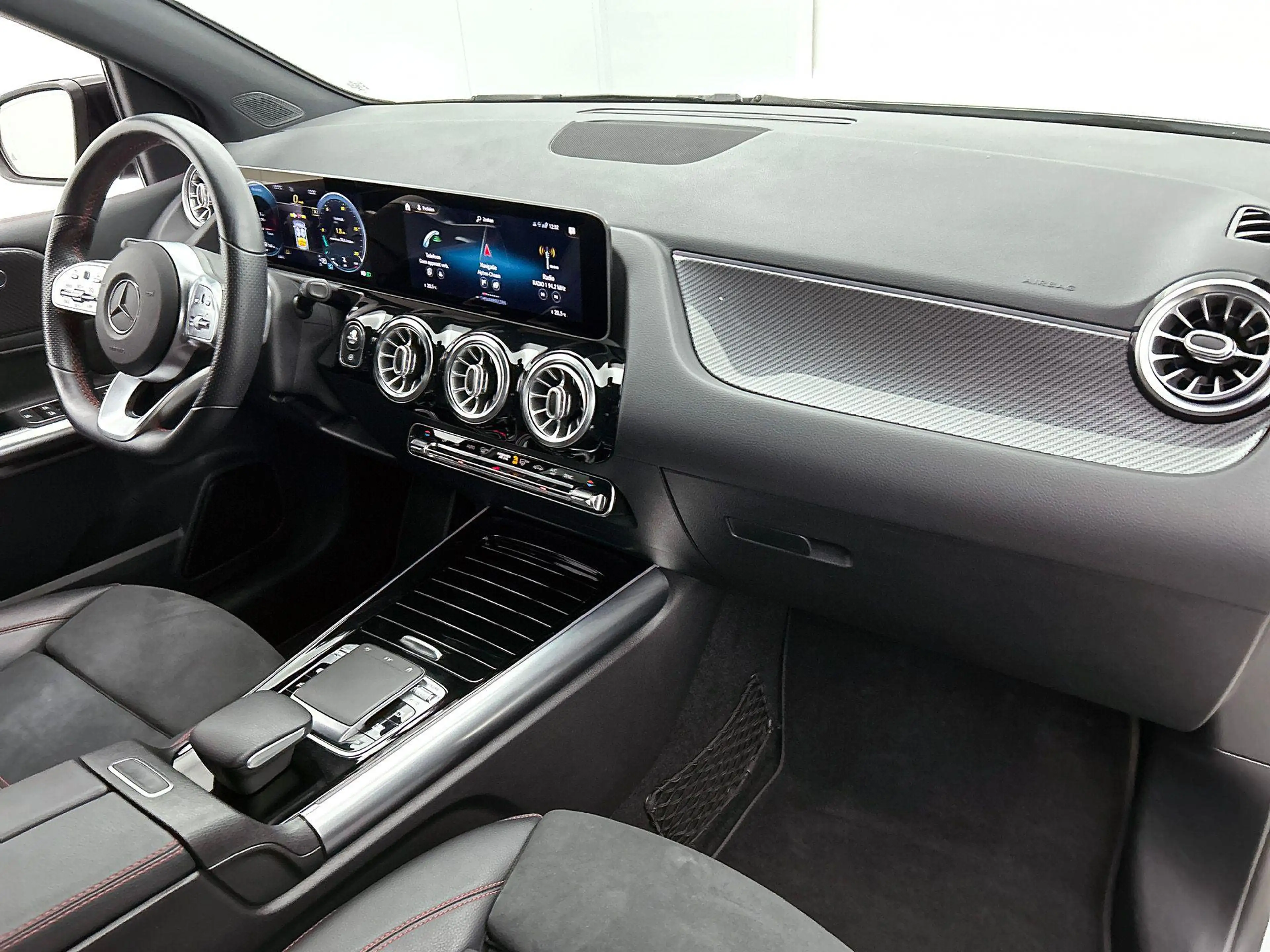Mercedes-Benz B 180 AMG Line | Panoramisch Dak | Dodehoekassistent | M — photo 9