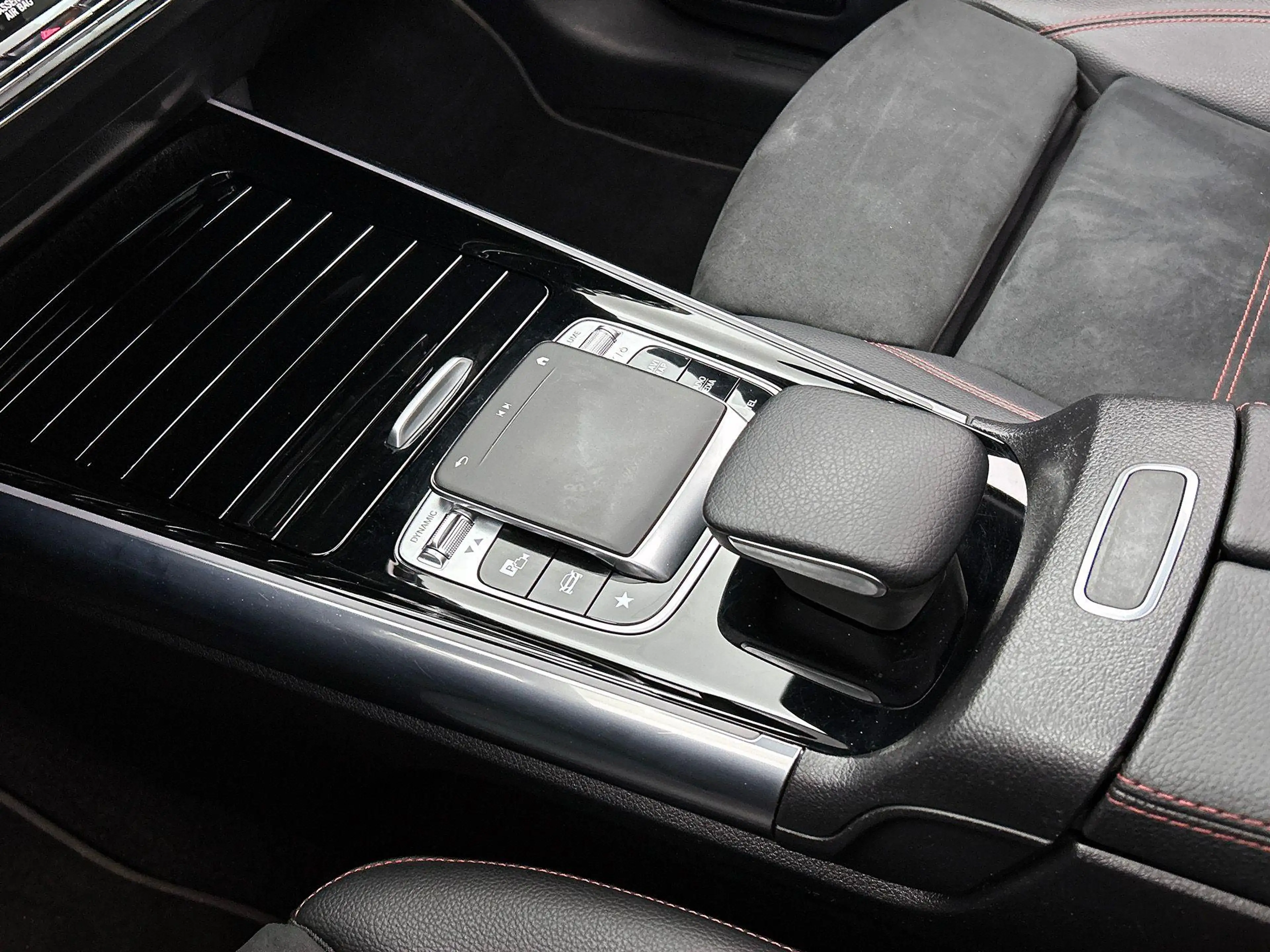 Mercedes-Benz B 180 AMG Line | Panoramisch Dak | Dodehoekassistent | M — photo 10