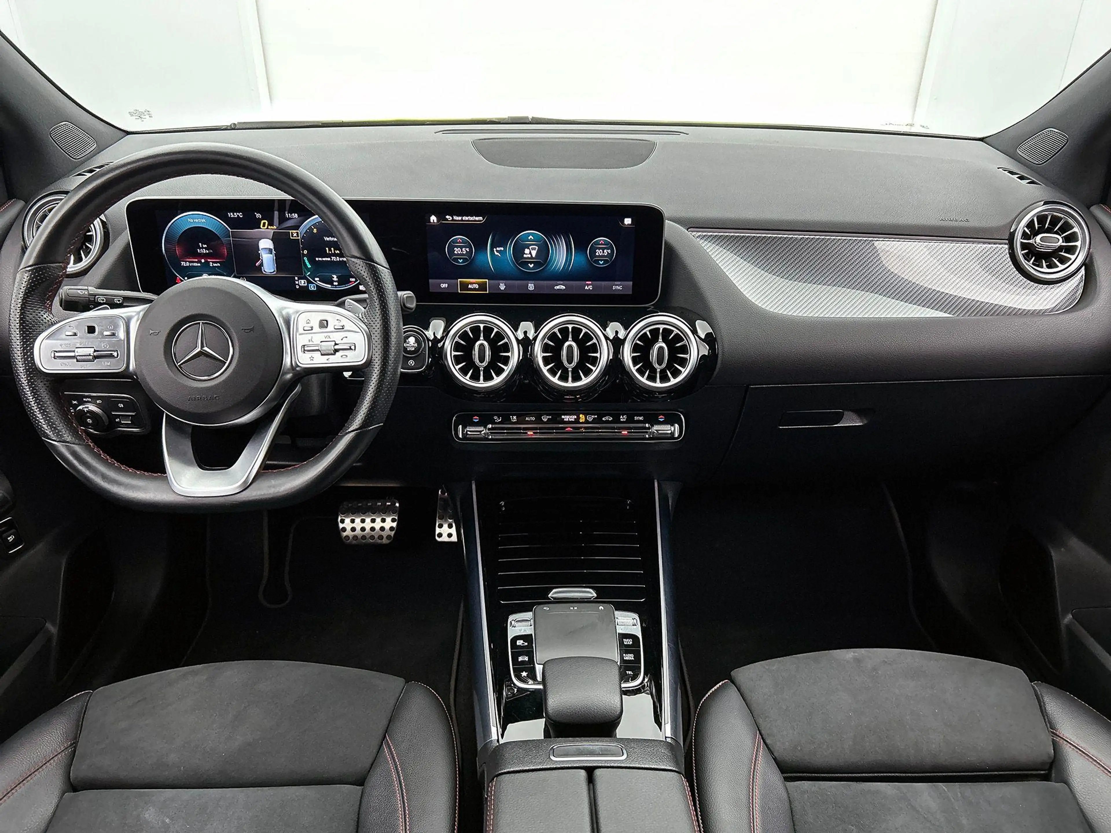Mercedes-Benz B 180 AMG Line | Panoramisch Dak | Dodehoekassistent | M — photo 3