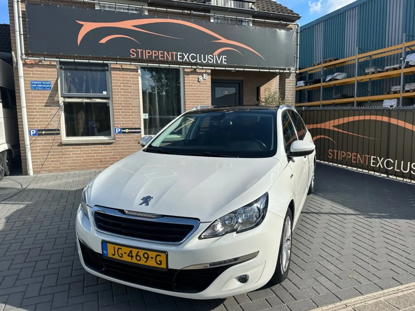 Peugeot 308 1.2 PURETECH STYLE White - 1